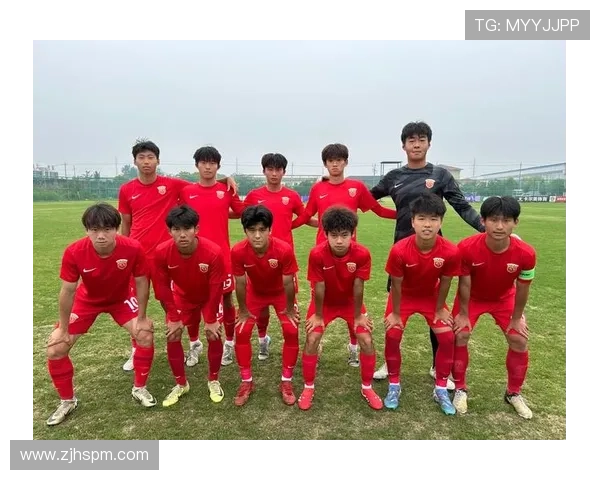 足球团队协作实力评比上海足球队荣获第三名佳绩 足球团队协作实力评比上海足球队荣获第三名佳绩